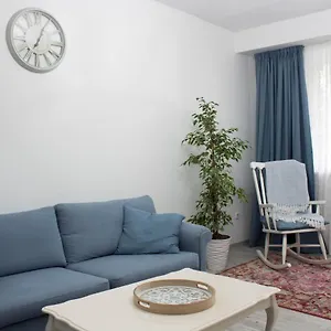 bluebird-2-bedroom-stylish-apartment-in-batumi.batumihotels.net/