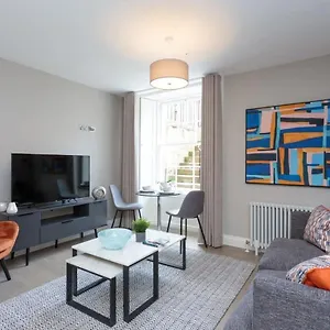 https://melville-st-luxury-central-apartment-free-parking.edinburghhotelsuk.org