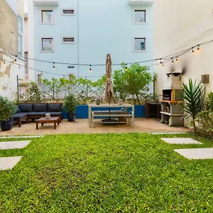 lisbon-intendente-terrace-apartment-w-bbq.hotels-lisbon-portugal.com/
