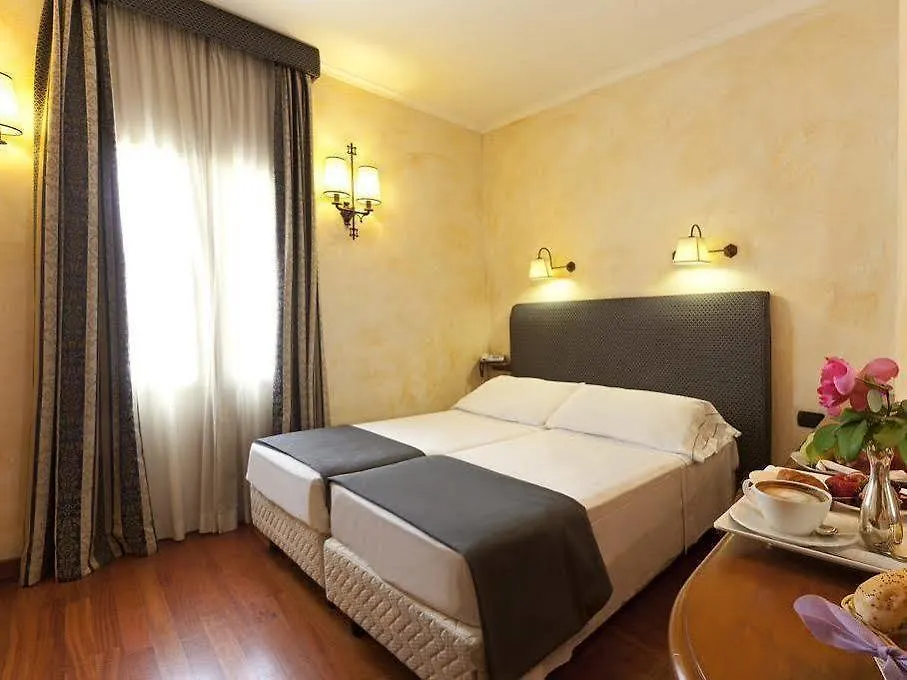 Hotel La Fenice Rome 0*,