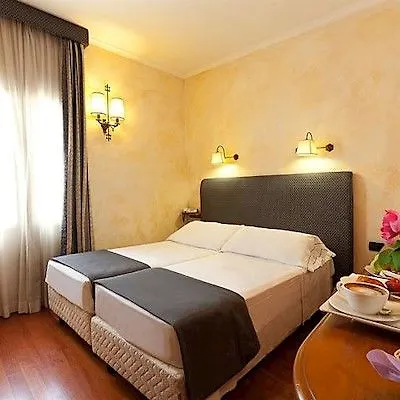 Hotel La Fenice Rome